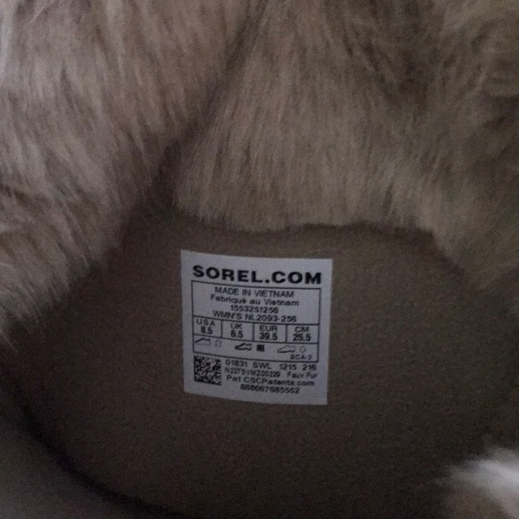 Sorel Winter Boots - Picture 5 of 5